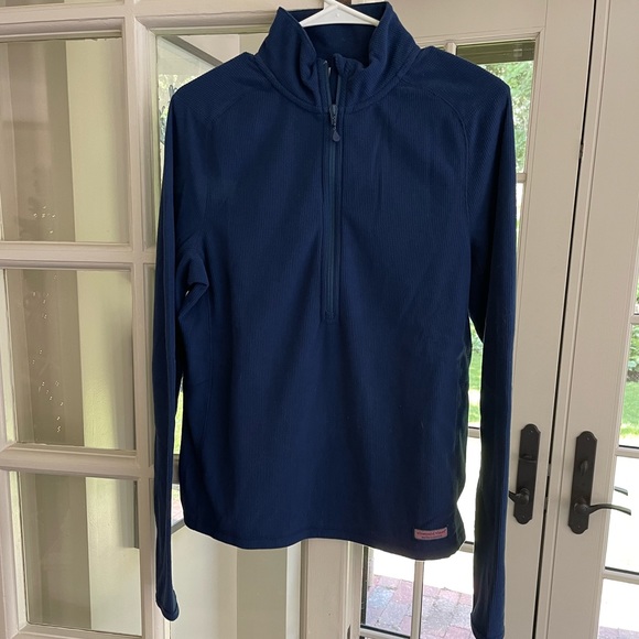 Vineyard Vines M - Picture 1 of 7